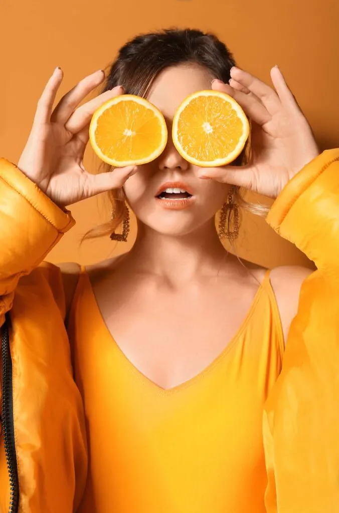 Monochromatic orange outfit