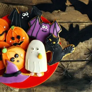 Cookies in all Halloween colors