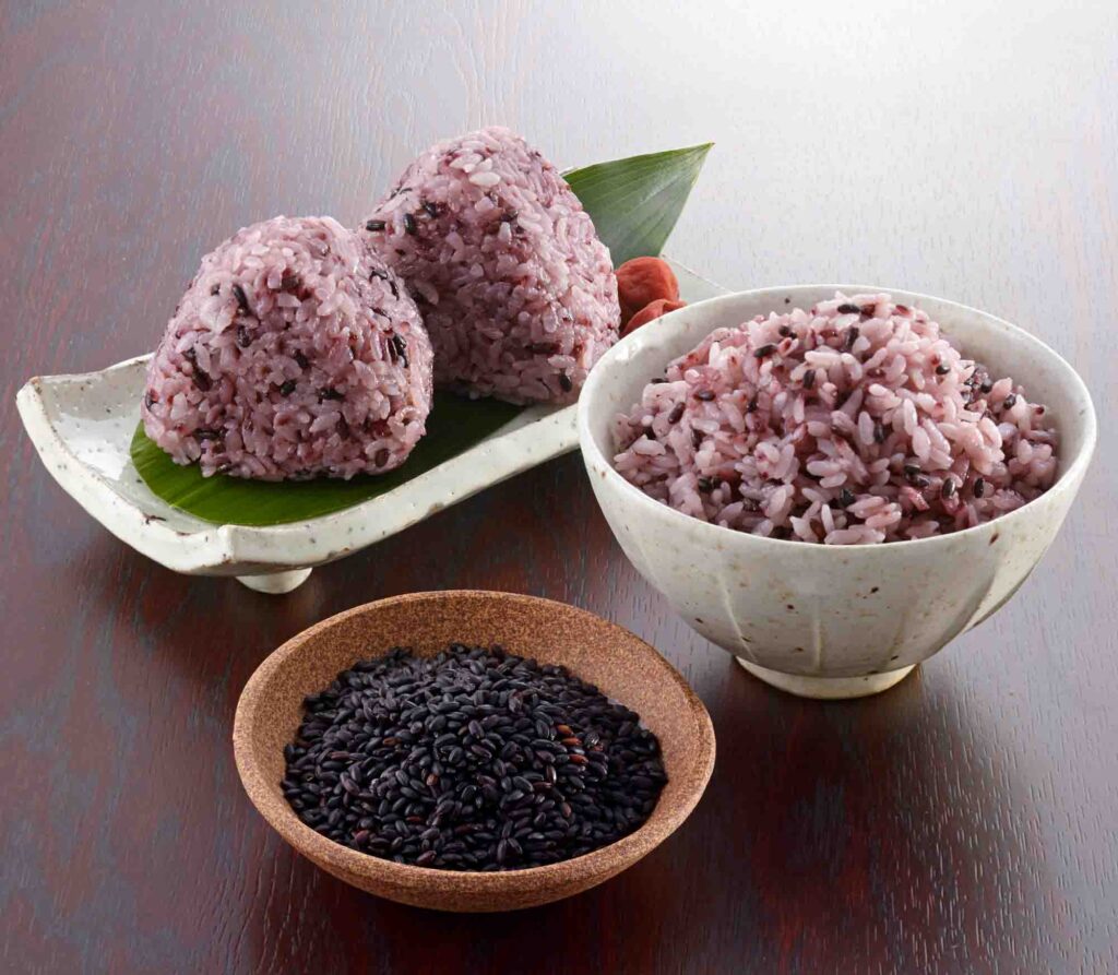 Black rice when cooked turns purple