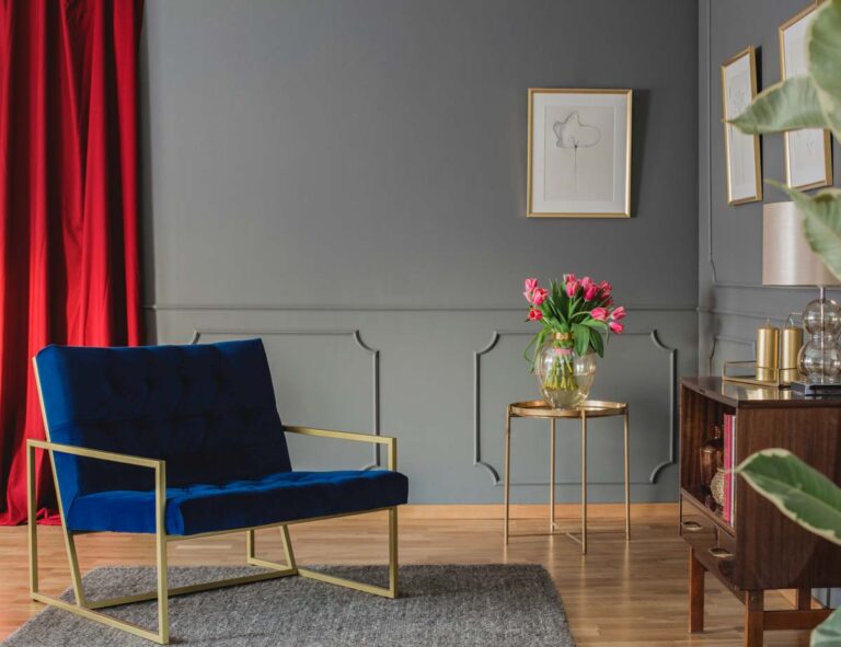 14 Colors That Go With Royal Blue (2026) • Colors Explained